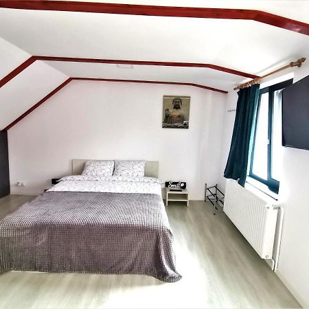 Appartement Casa J. Gusbeth à Braşov Extérieur photo