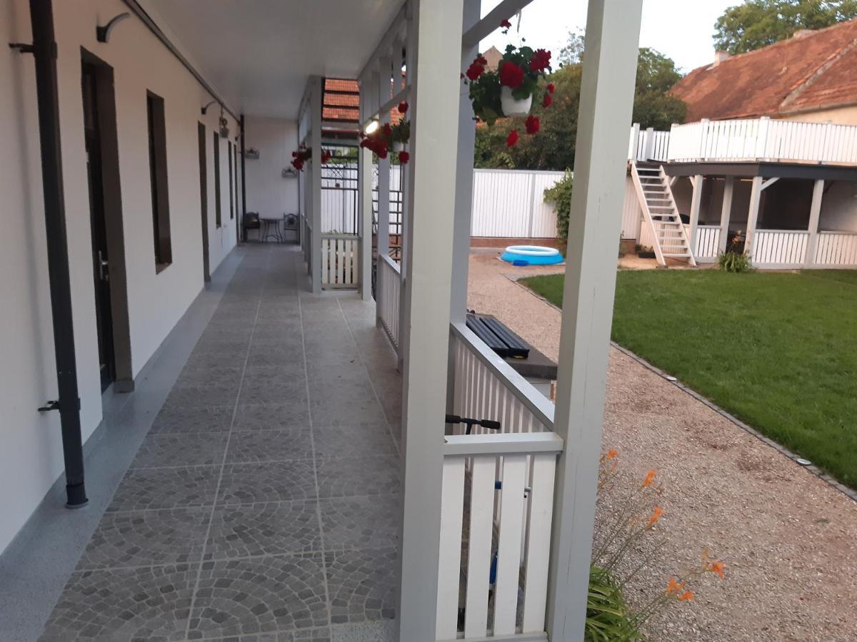Appartement Casa J. Gusbeth à Braşov Extérieur photo